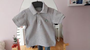 Polo United Colors of Benetton 9/12 etat neuf