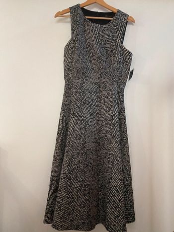 Superbe robe évasée Zara taille M S Neuve valeur 49,9e