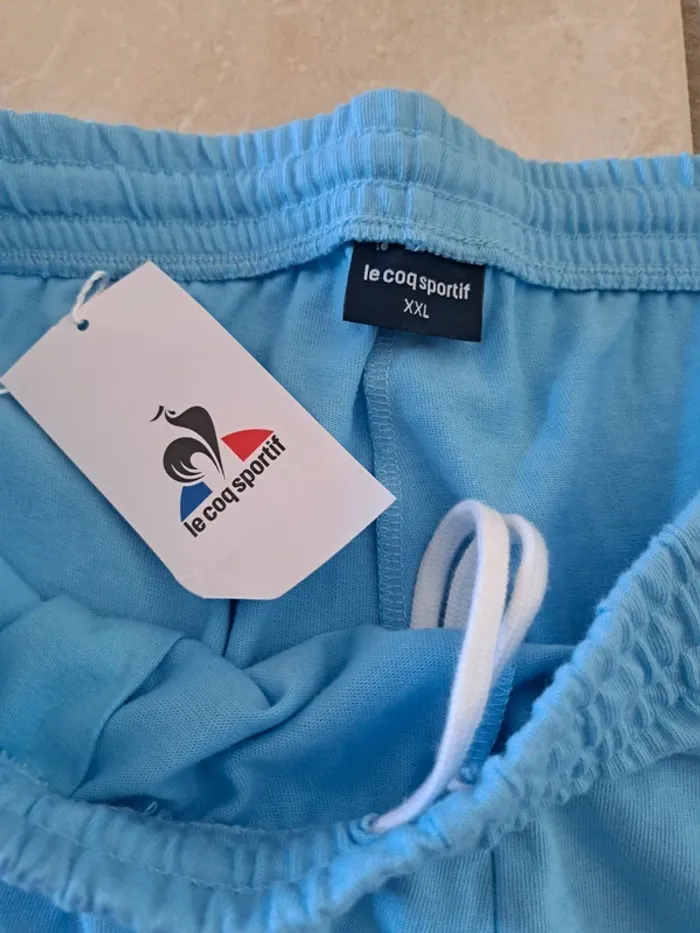 Short bleu taille XXL 🚹 Le Coq Sportif collection 2025 Neuf - photo numéro 2