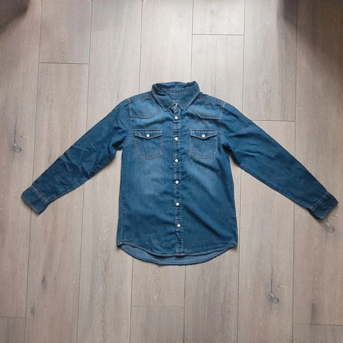 Chemise bleu jean légère. Garçon 12 ans. Marque Kiabi