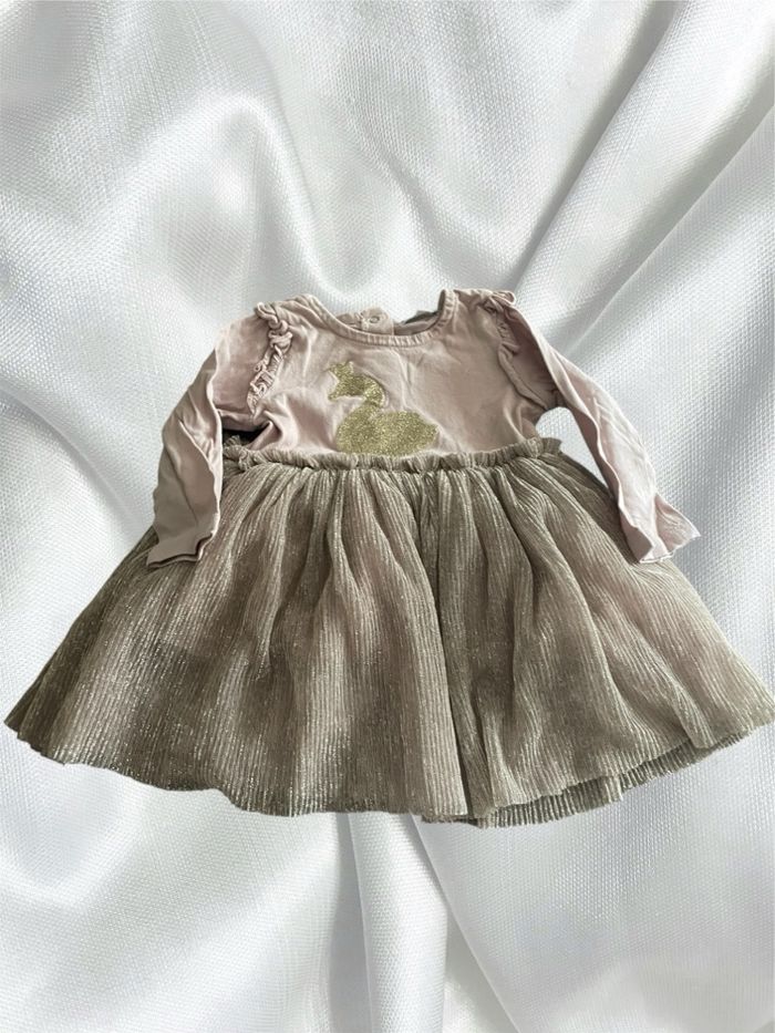 Robe bébé fille 18 mois Vertbaudet – motif cygne doré
