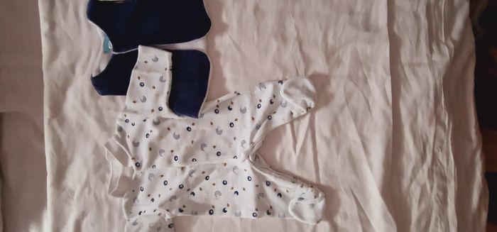 Lot vêtements nouveaux nés - photo numéro 3
