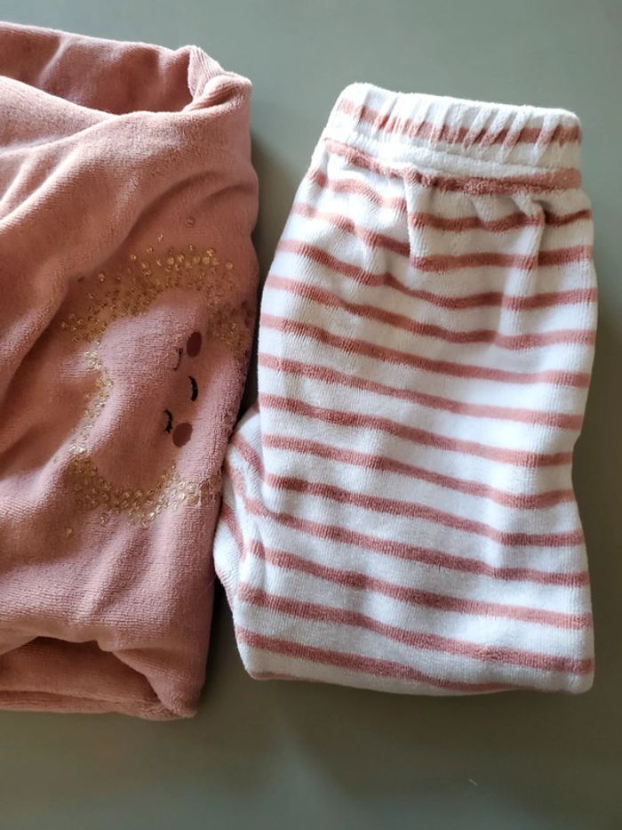 2 pyjamas - photo numéro 3