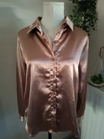 Chemise satinée bronze Shein T36