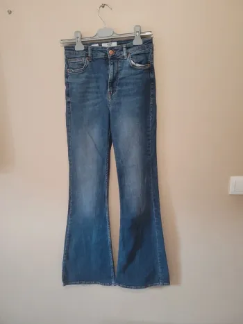 Jean jambes larges bershka taille 36