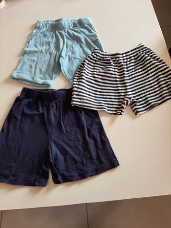 Lot 3 shirt 24mois