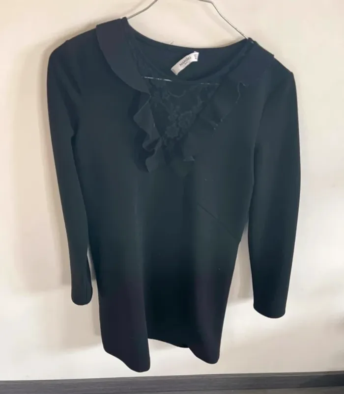 Robe noire dentelle mango