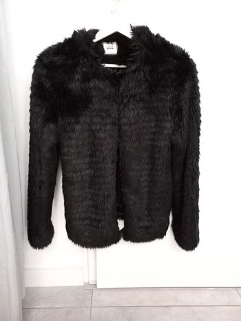 Veste ne fausse fourrure noire