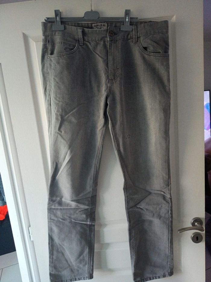 Jeans gris taille 48