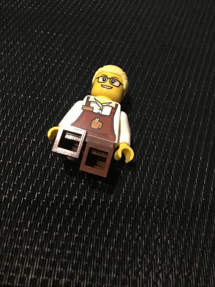 Lego mini figurine trn249 serveuse wagon restaurant du train 60197 minifigure officiel - photo numéro 4