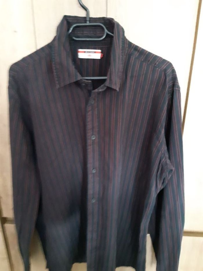 chemise noire