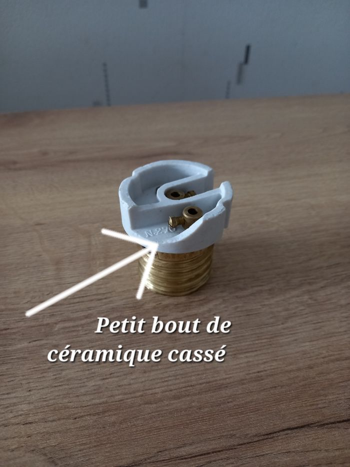 Douille B40 ancienne en laiton et céramique. - photo numéro 6