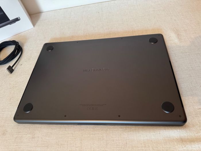 MacBook Pro Retina 14" 2023 M3 Pro - photo numéro 5
