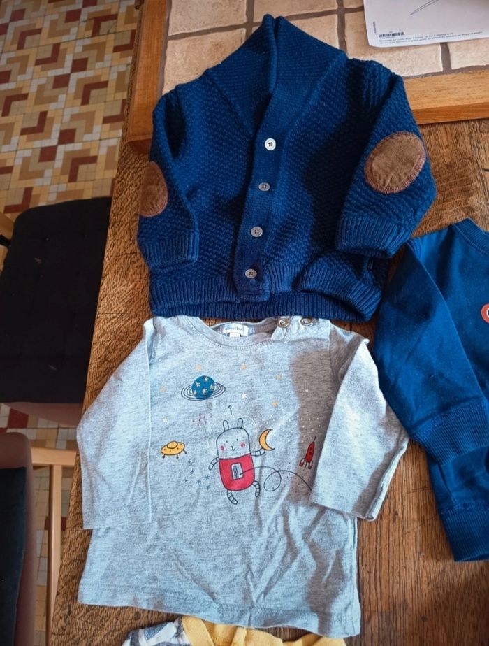 Lot vêtements garçon taille 6 mois (19 articles) - photo numéro 8