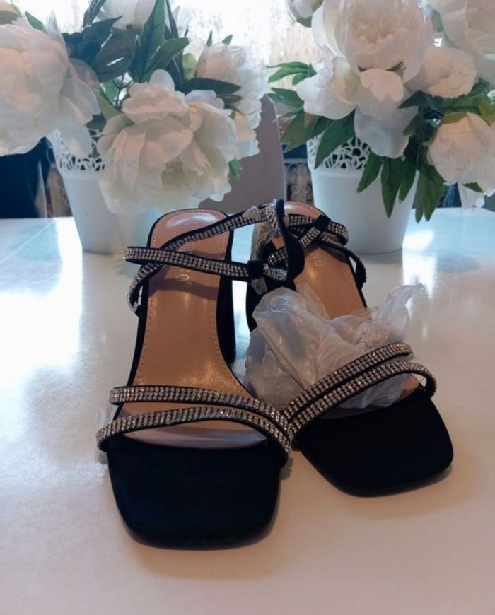 Chaussures pointure 36 - photo numéro 3