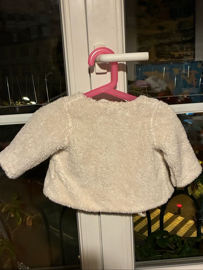 Petit manteau tout doux mi-saison taille 6 mois - photo numéro 2