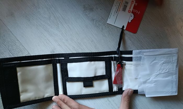 Porte feuille hello Kitty neufs - photo numéro 3
