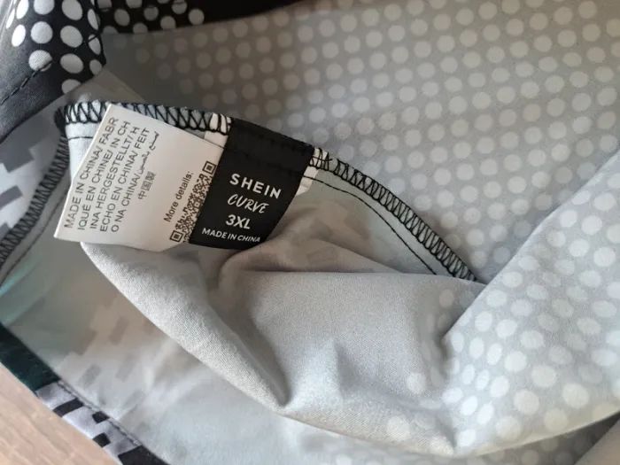 Top épaule dénudé Shein Curve 3XL noir et vert - photo numéro 3