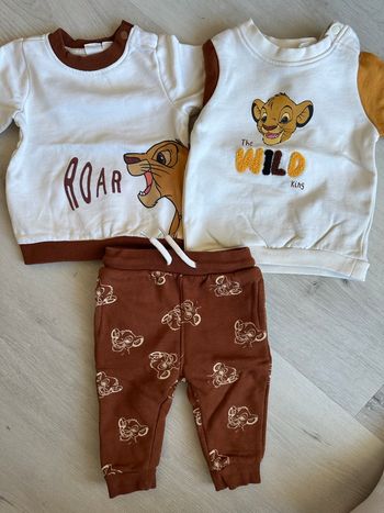 2 pulls + un jogging le roi lion bébé.