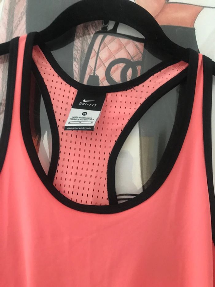 Top dry fit Nike M - photo numéro 4