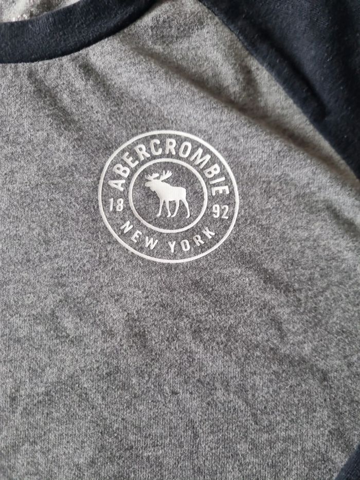 Maillot gris/noir Abercrombie - photo numéro 2