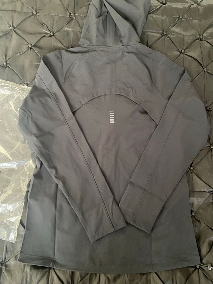Veste under  armour S neuf avec étiquette authentique - photo numéro 5