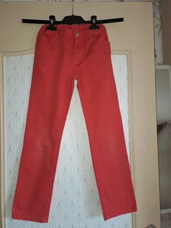 Pantalon rouge petit bateau garçon 8 ans tbe