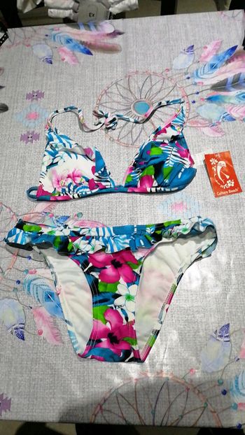 Maillot de bain neuf étiqueté