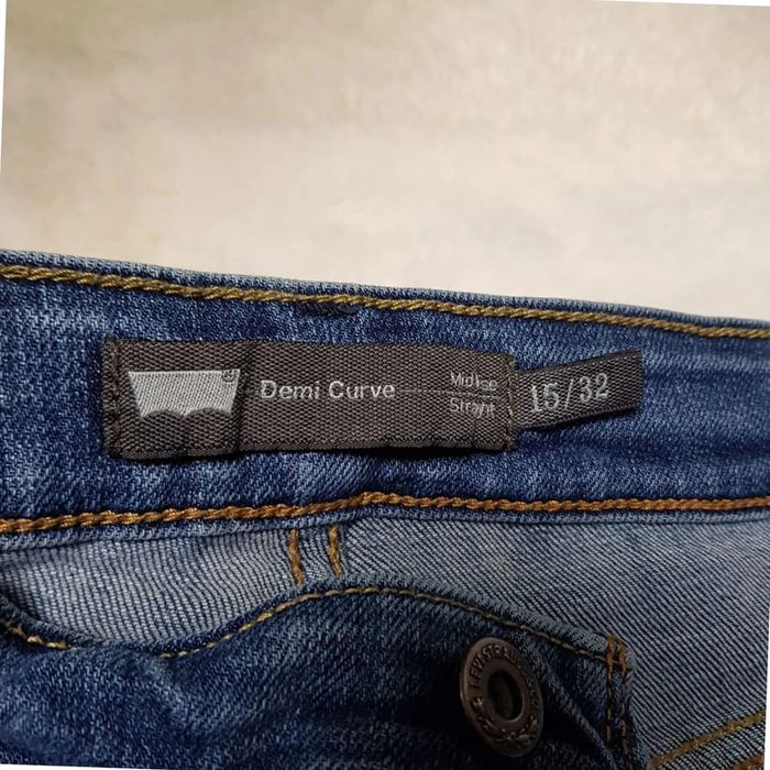 Jean Levi's Demi Curve Mid Rise Straight Bleu - photo numéro 9