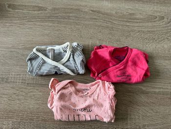 Lots de 3 bodys de 1 mois à 3 mois