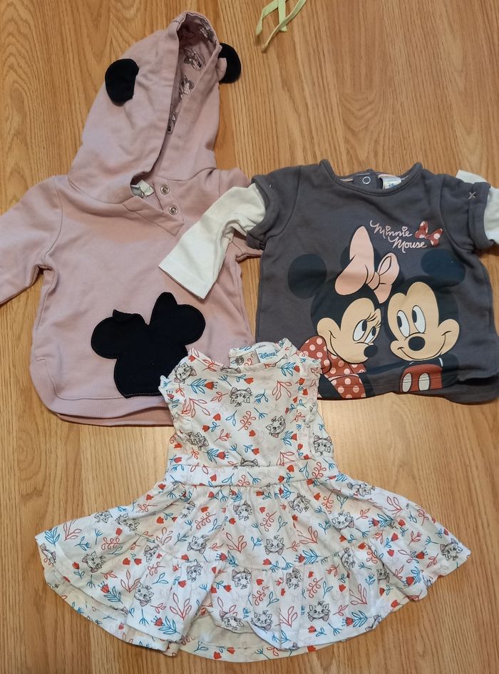 Lot disney 2 pulls et 1 robe