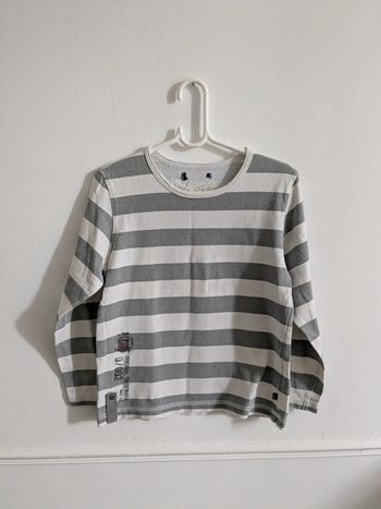 Pull léger rayé blanc et gris 8ans