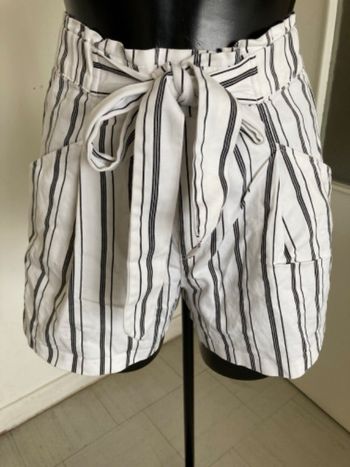 Short tendance Zara taille 36/S