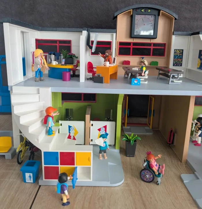 École aménagé playmobil - photo numéro 7
