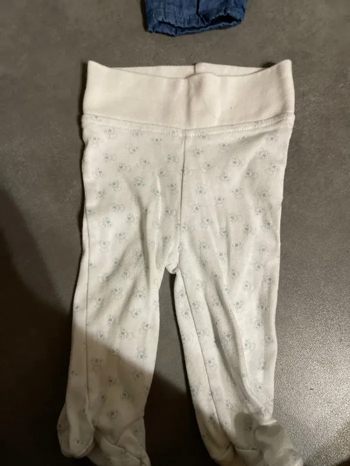 3 pantalons 1 mois - photo numéro 3