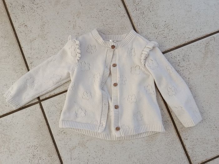 Lot de 11 vêtements en taille 9 mois. - photo numéro 4