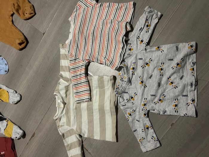 Lot vêtements bébé garçon - photo numéro 2