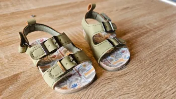 Sandales kaki tape a l'oeil 3-6 mois