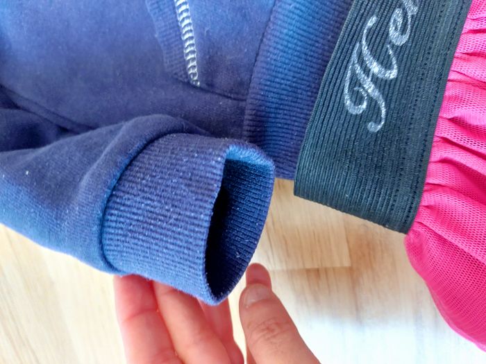 Ensemble jupe Hello Kitty et veste bleue in Extenso 4 ans - bon état - photo numéro 10