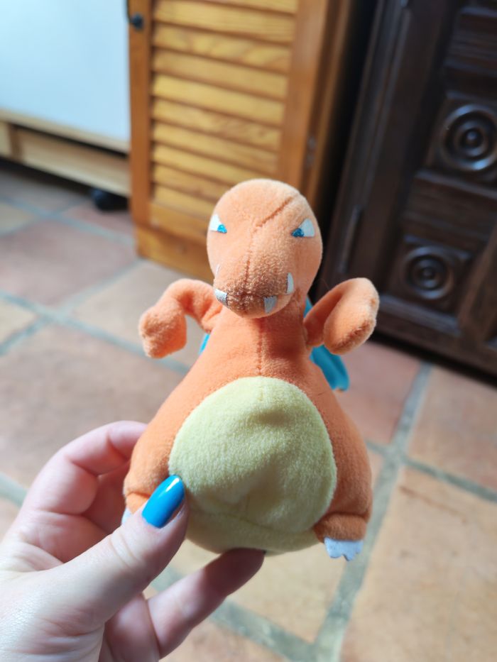 Peluche Pokémon Dracaufeu - photo numéro 5