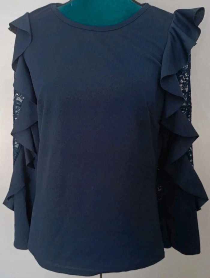 t-shirt manches dentelle taille 42