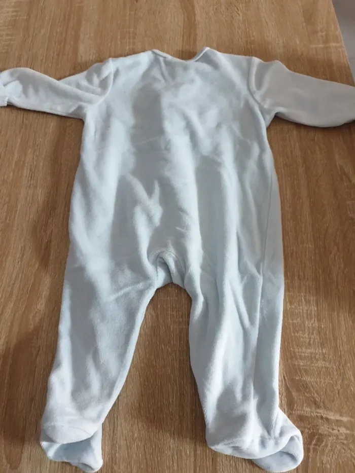 Pyjama 1 pièce Kiabi 6 mois - photo numéro 3