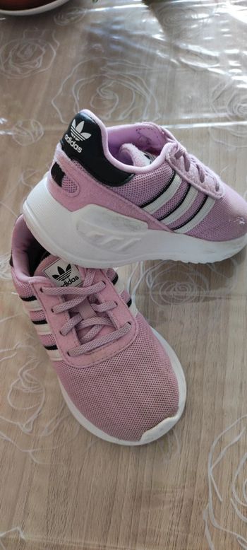 Basket Adidas Rose Taille 22