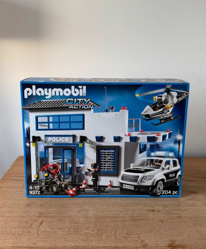 Playmobil City Action commissariat de Police + véhicules