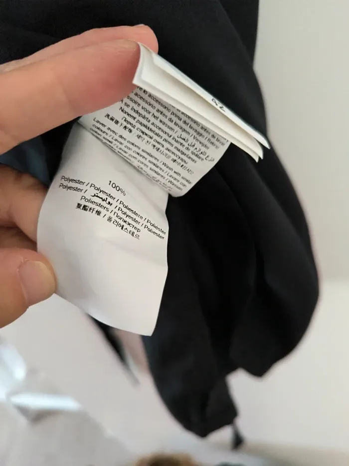 Robe noire courte. Cache-cache. Taille 42 - photo numéro 5