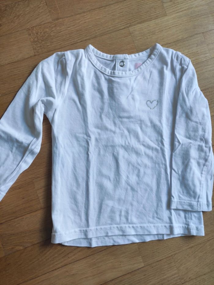 T-shirt blanc avec coeur 80cm