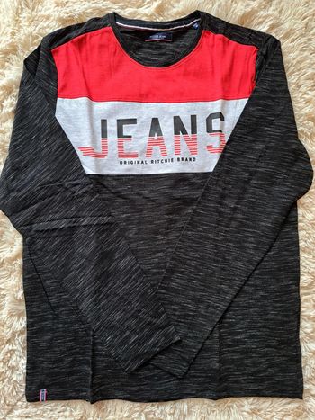 T-shirt à manches longues noir, un basique intemporel pour un look épuré 🖤