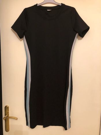 Robe droite avec 2 bandes colorées sur le côté - Taille M - Marque Pimkie