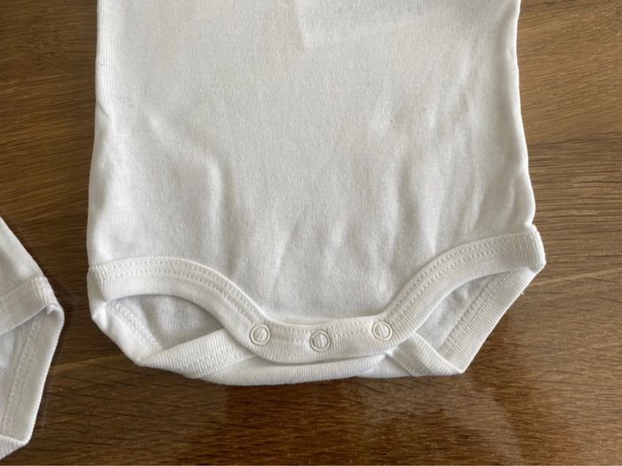 Bodies blancs sans manches petit bateau 3 mois - photo numéro 8