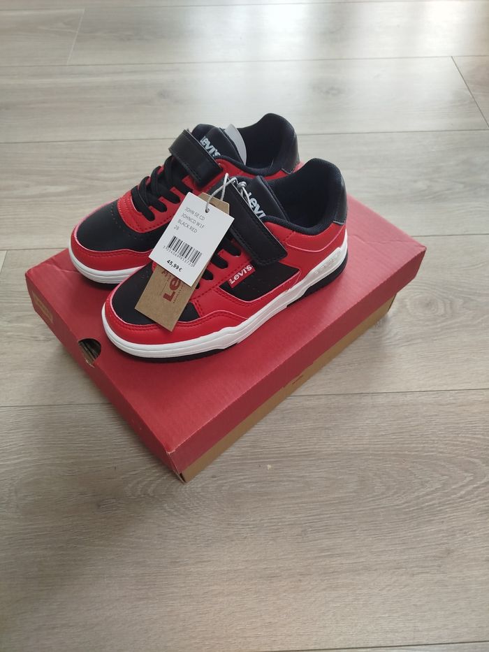 🦎 basket Levi's pointure 28 neuf 🦎 - photo numéro 2